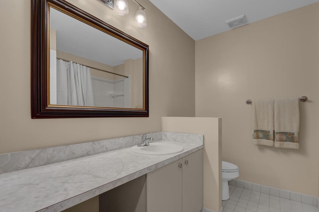 For Sale: $224,900 (2 beds, 2 baths, 1337 Square Feet)