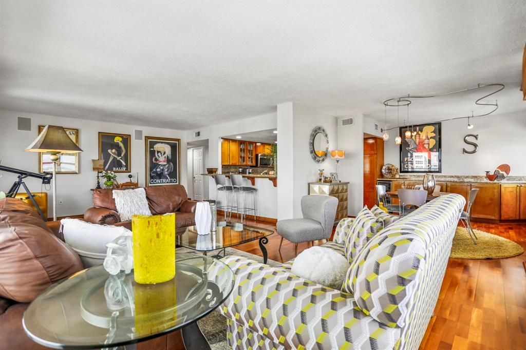 For Sale: $874,500 (2 beds, 2 baths, 1860 Square Feet)