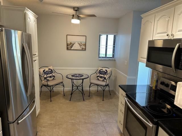 For Rent: $4,850 (2 beds, 2 baths, 1135 Square Feet)