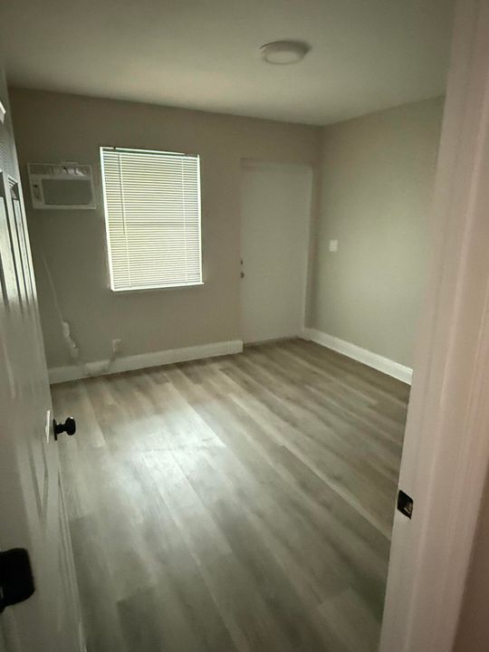 For Rent: $1,100 (2 beds, 1 baths, 5056 Square Feet)