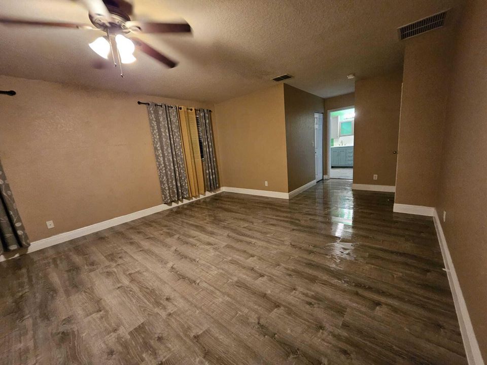 For Rent: $3,000 (4 beds, 2 baths, 2575 Square Feet)