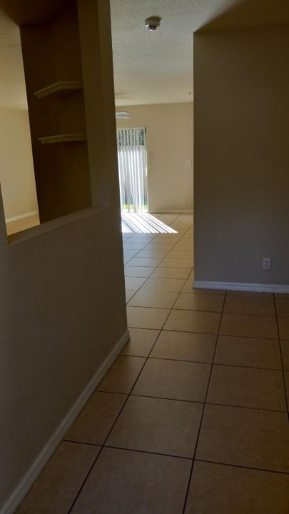 For Rent: $2,400 (3 beds, 2 baths, 1492 Square Feet)