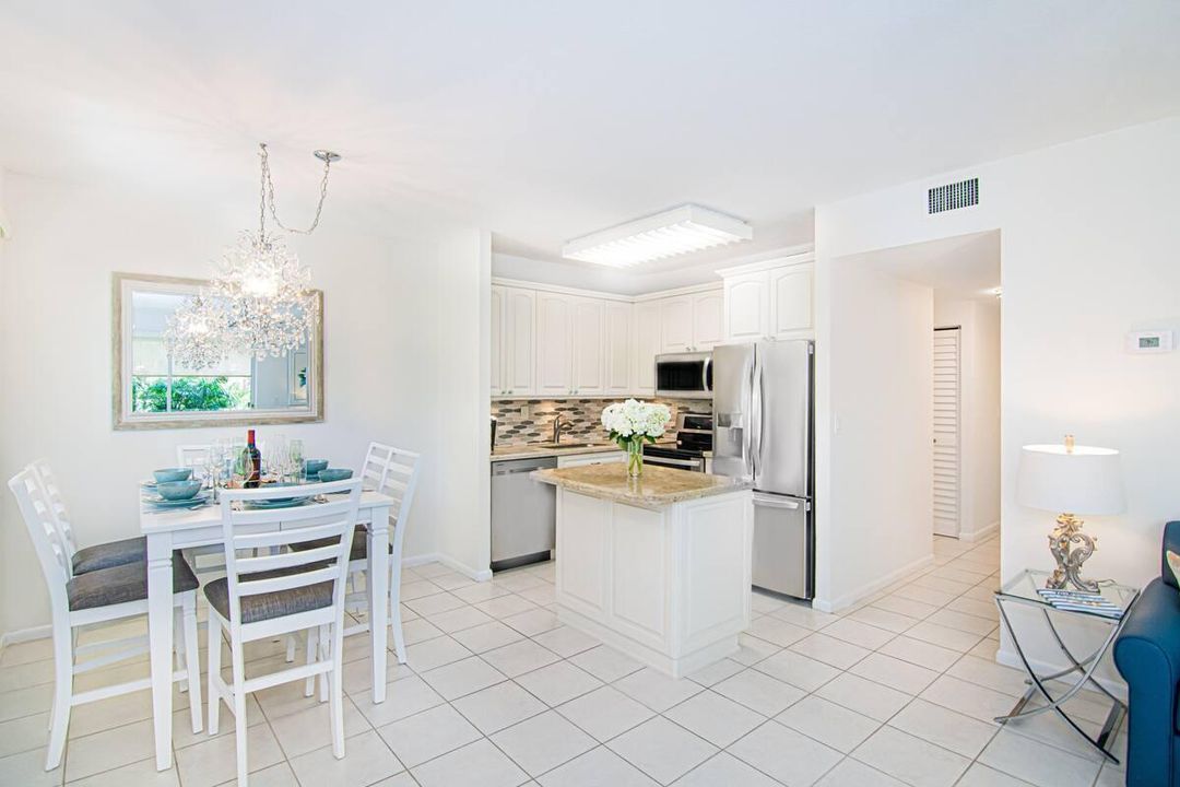 For Sale: $499,000 (2 beds, 2 baths, 925 Square Feet)