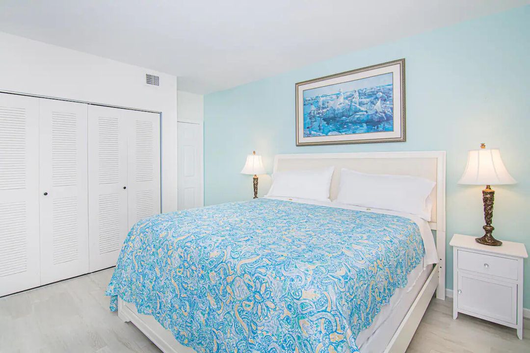 For Sale: $499,000 (2 beds, 2 baths, 925 Square Feet)