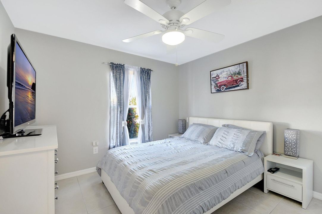 For Sale: $449,900 (3 beds, 2 baths, 1564 Square Feet)