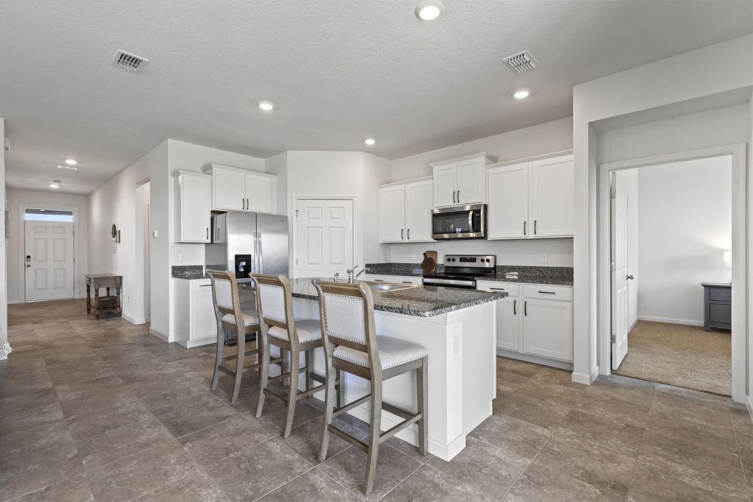 For Sale: $424,900 (2 beds, 2 baths, 1791 Square Feet)