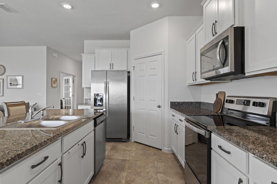 For Sale: $424,900 (2 beds, 2 baths, 1791 Square Feet)