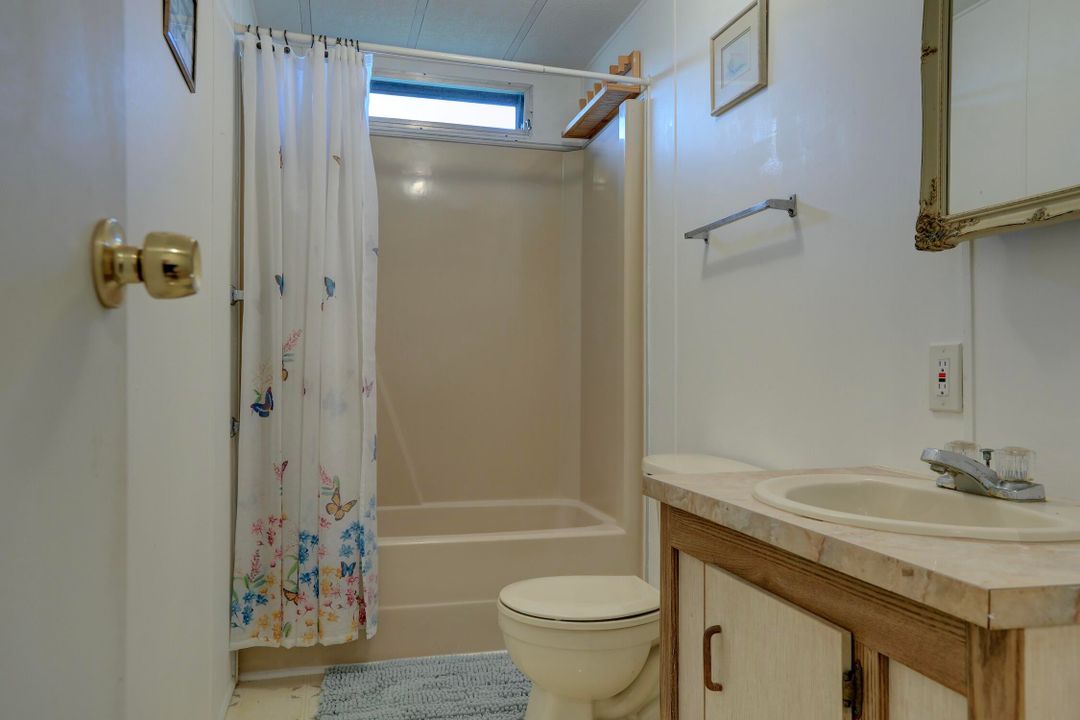 For Sale: $125,000 (2 beds, 2 baths, 1370 Square Feet)