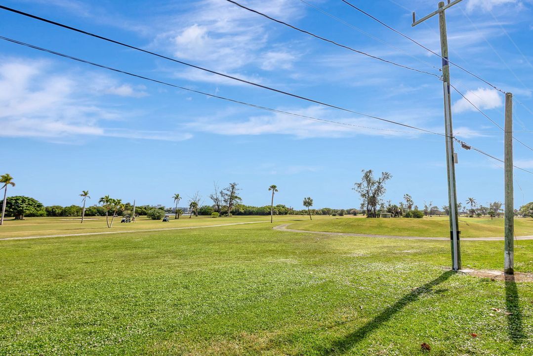 For Sale: $1,199,000 (3 beds, 2 baths, 1429 Square Feet)