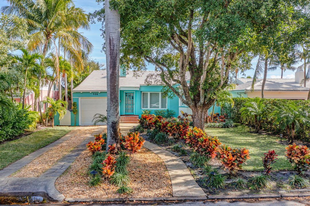 For Sale: $1,199,000 (3 beds, 2 baths, 1429 Square Feet)