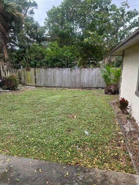 For Rent: $2,800 (3 beds, 2 baths, 1120 Square Feet)