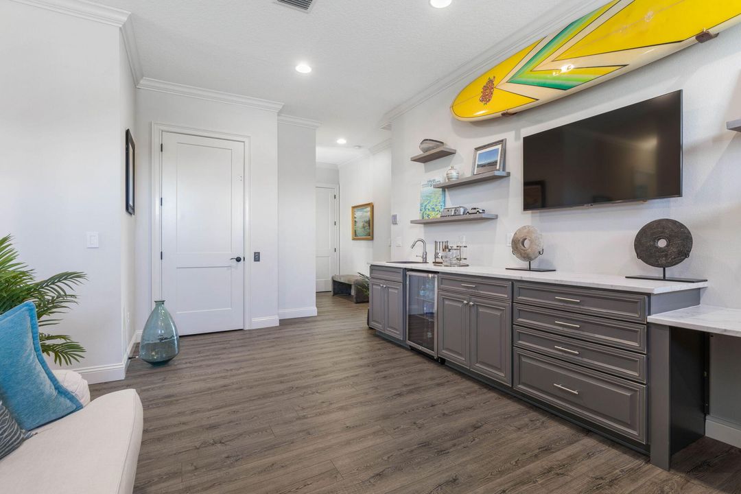 For Sale: $1,380,000 (3 beds, 2 baths, 3444 Square Feet)