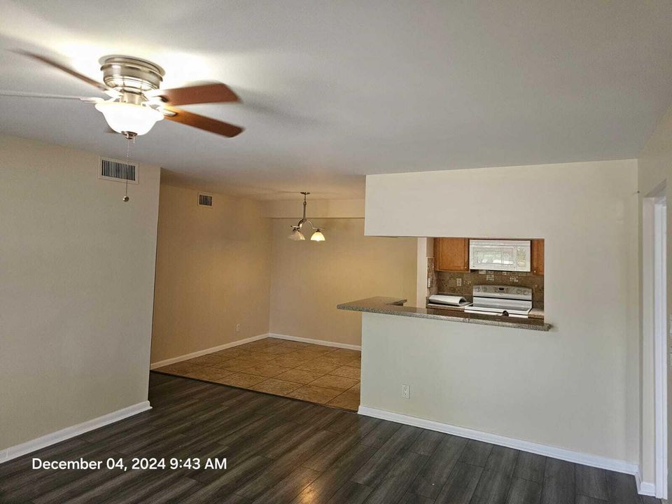 For Rent: $1,900 (2 beds, 2 baths, 1018 Square Feet)