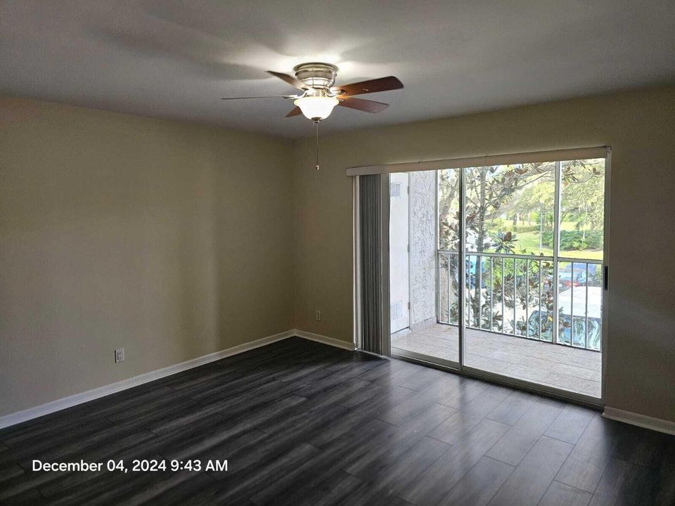 For Rent: $1,900 (2 beds, 2 baths, 1018 Square Feet)