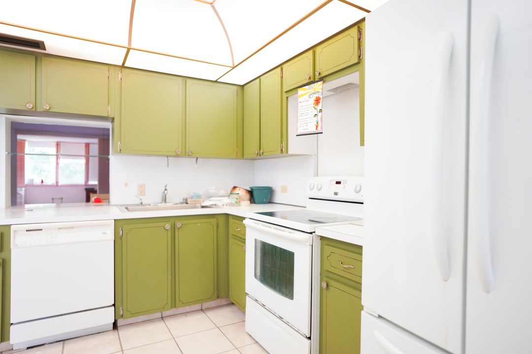 For Sale: $129,000 (2 beds, 2 baths, 1400 Square Feet)