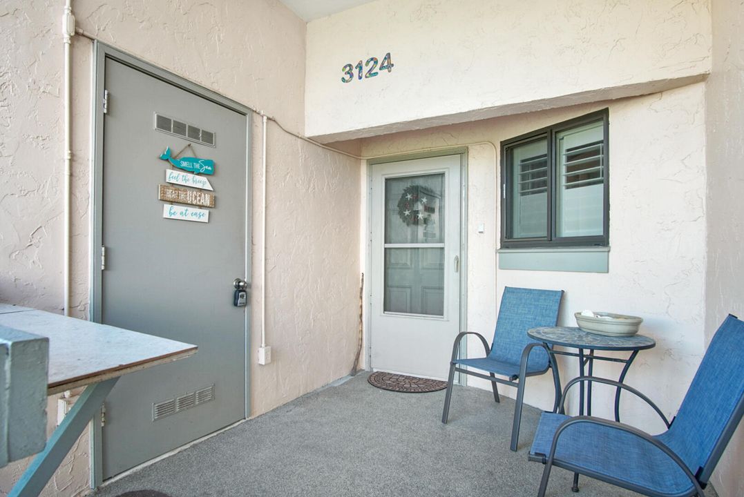 For Sale: $319,000 (2 beds, 2 baths, 1154 Square Feet)