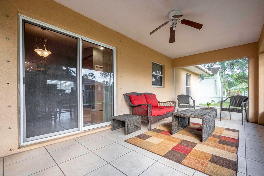 For Sale: $299,500 (3 beds, 2 baths, 1371 Square Feet)