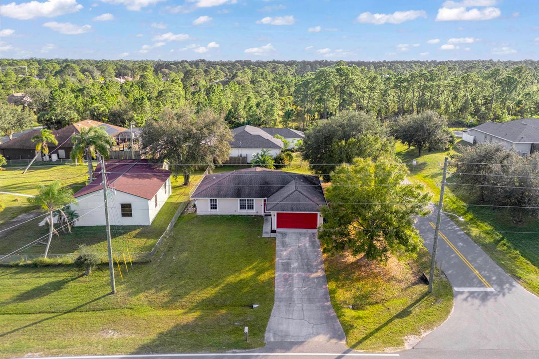 For Sale: $299,500 (3 beds, 2 baths, 1371 Square Feet)