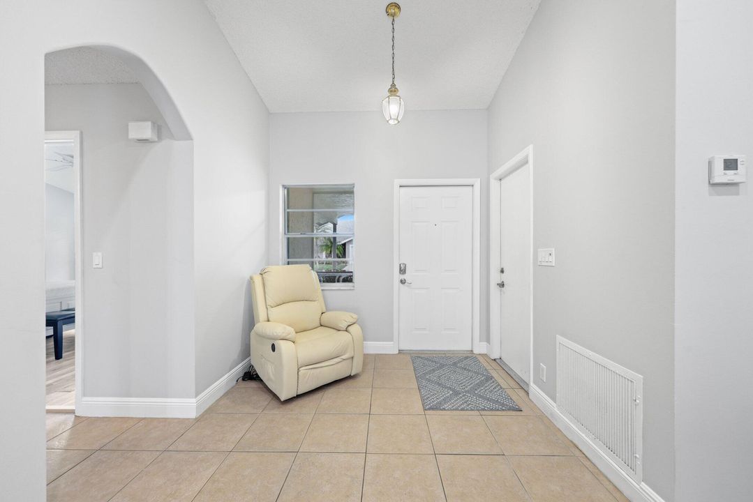 For Sale: $389,900 (3 beds, 2 baths, 1512 Square Feet)