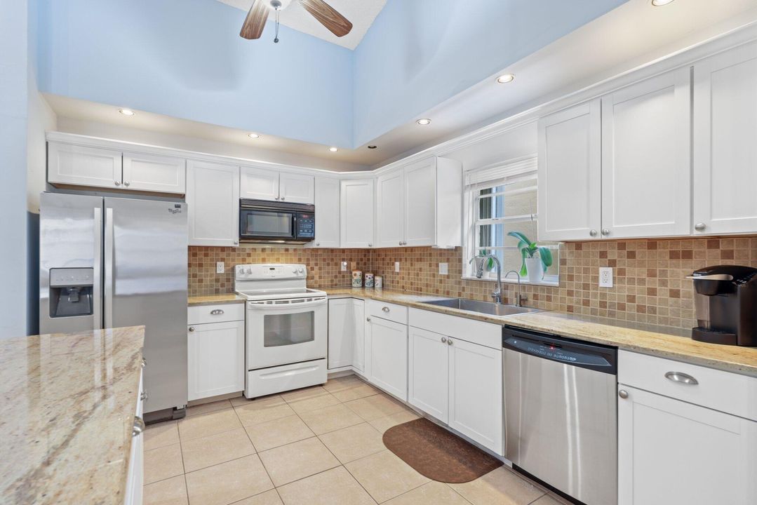 For Sale: $389,900 (3 beds, 2 baths, 1512 Square Feet)