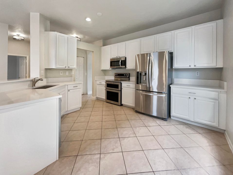 For Sale: $730,000 (4 beds, 2 baths, 2789 Square Feet)