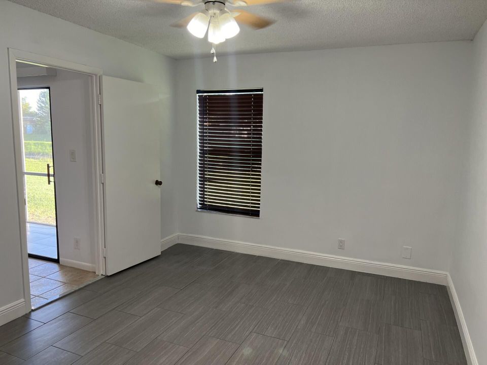 For Rent: $2,200 (2 beds, 2 baths, 900 Square Feet)