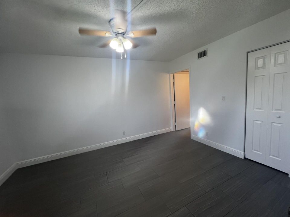 For Rent: $2,200 (2 beds, 2 baths, 900 Square Feet)