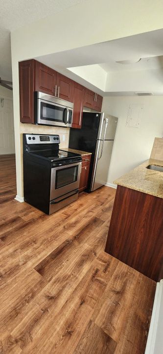 For Rent: $1,975 (1 beds, 1 baths, 590 Square Feet)