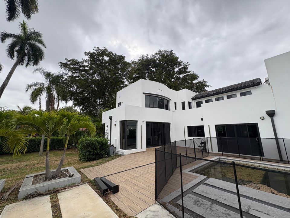 En Venta: $1,500,000 (6 camas, 5 baños, 4307 Pies cuadrados)