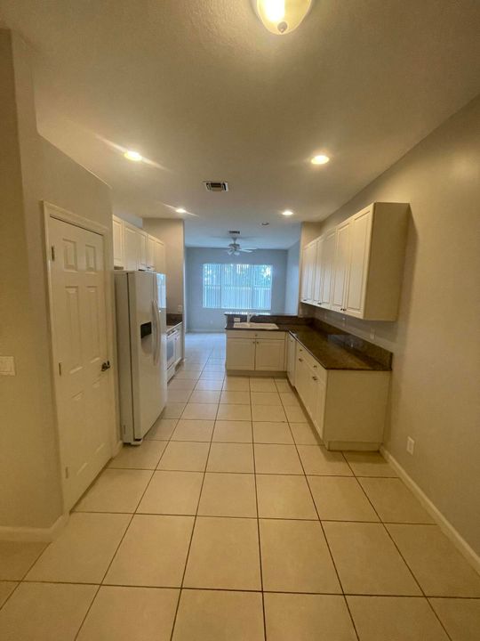 For Rent: $2,400 (3 beds, 2 baths, 2123 Square Feet)