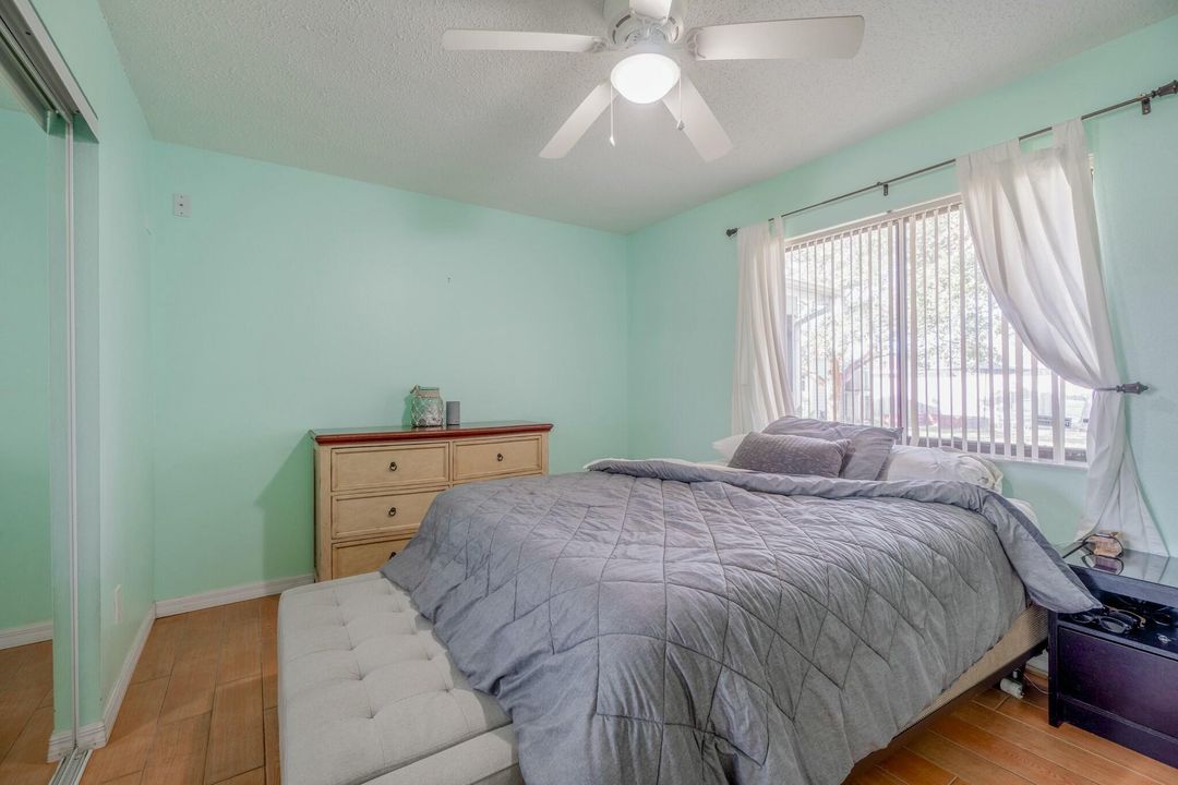 For Sale: $299,900 (3 beds, 2 baths, 1006 Square Feet)