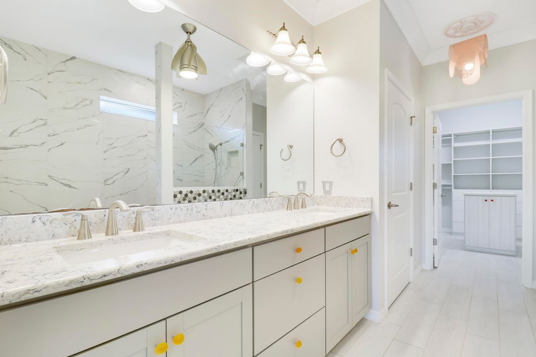 For Sale: $496,000 (2 beds, 2 baths, 2071 Square Feet)