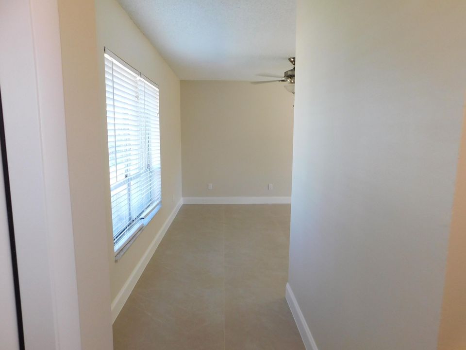 For Rent: $2,100 (2 beds, 2 baths, 1048 Square Feet)