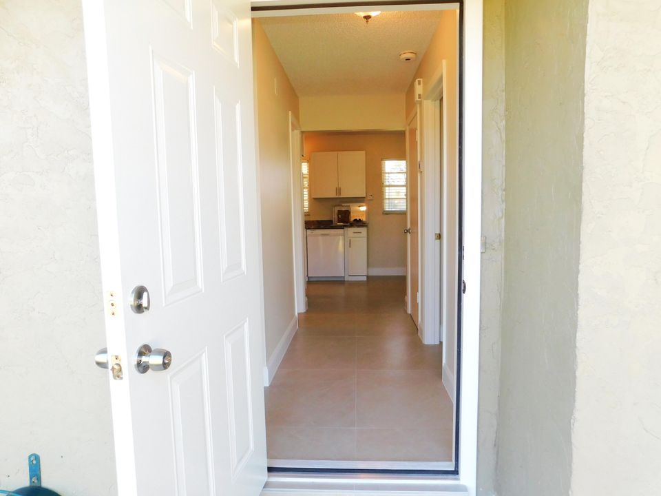 For Rent: $2,100 (2 beds, 2 baths, 1048 Square Feet)