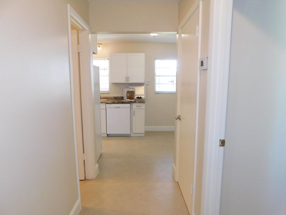 For Rent: $2,100 (2 beds, 2 baths, 1048 Square Feet)