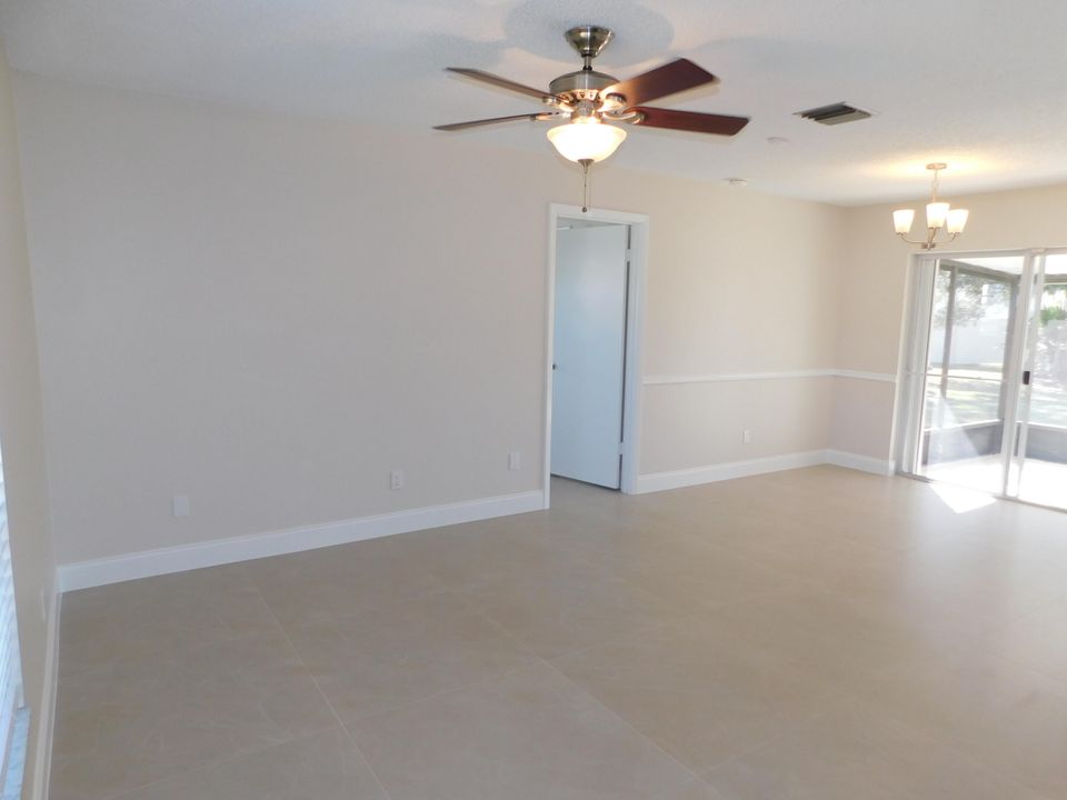 For Rent: $2,100 (2 beds, 2 baths, 1048 Square Feet)