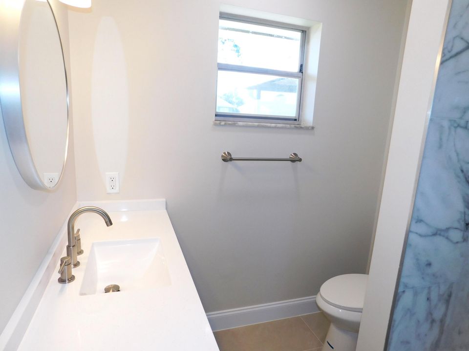 For Rent: $2,100 (2 beds, 2 baths, 1048 Square Feet)