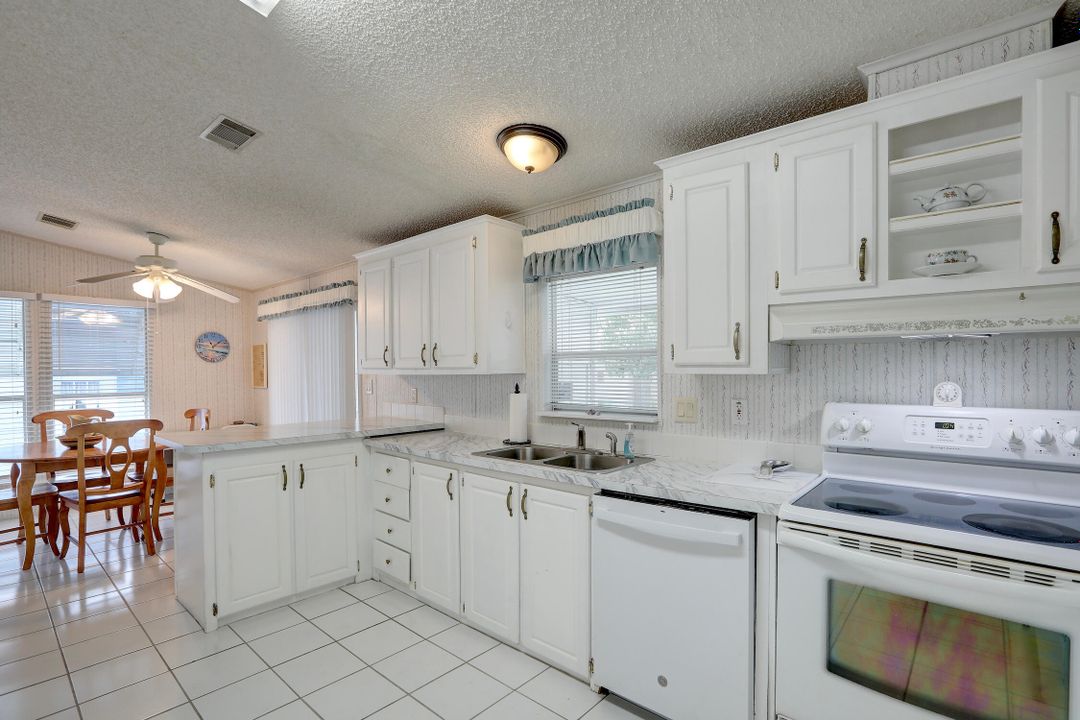 For Sale: $219,900 (2 beds, 2 baths, 1458 Square Feet)