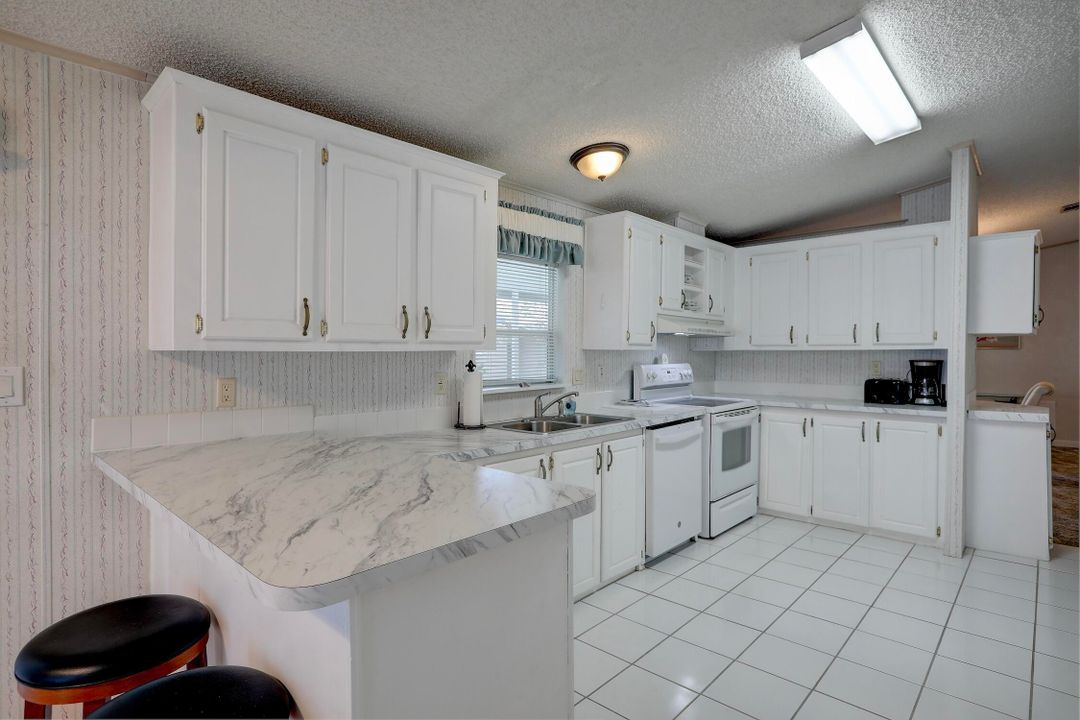 For Sale: $219,900 (2 beds, 2 baths, 1458 Square Feet)