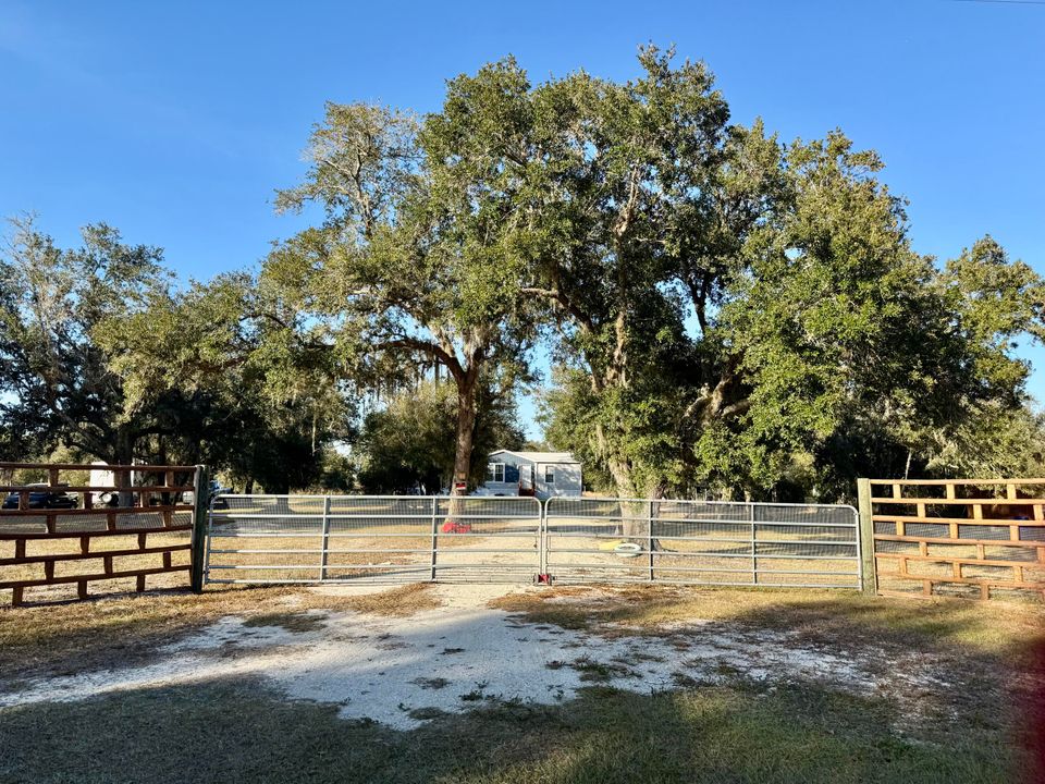 For Sale: $259,000 (3 beds, 2 baths, 1409 Square Feet)