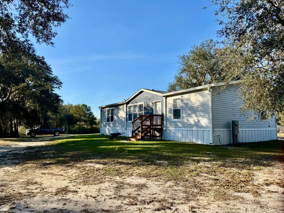 For Sale: $259,000 (3 beds, 2 baths, 1409 Square Feet)