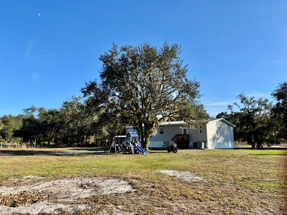 For Sale: $259,000 (3 beds, 2 baths, 1409 Square Feet)