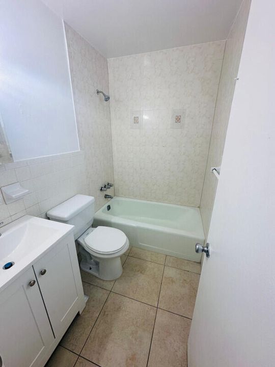 For Rent: $1,595 (1 beds, 1 baths, 624 Square Feet)