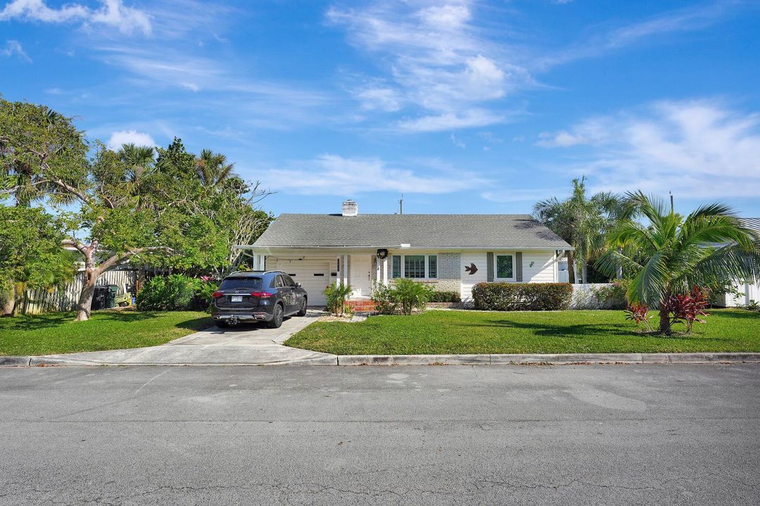 For Sale: $745,000 (2 beds, 2 baths, 1458 Square Feet)