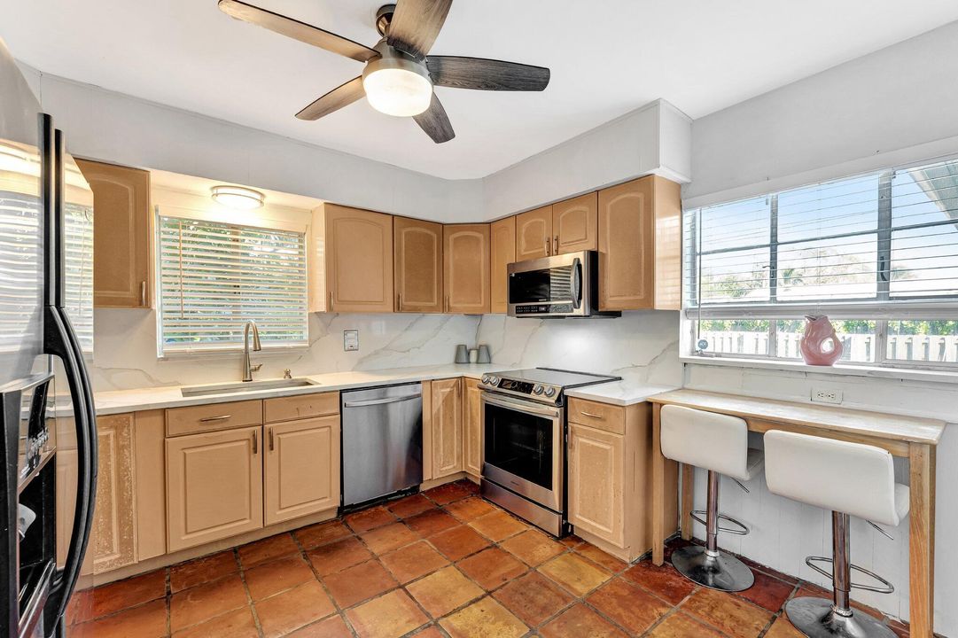 For Sale: $745,000 (2 beds, 2 baths, 1458 Square Feet)