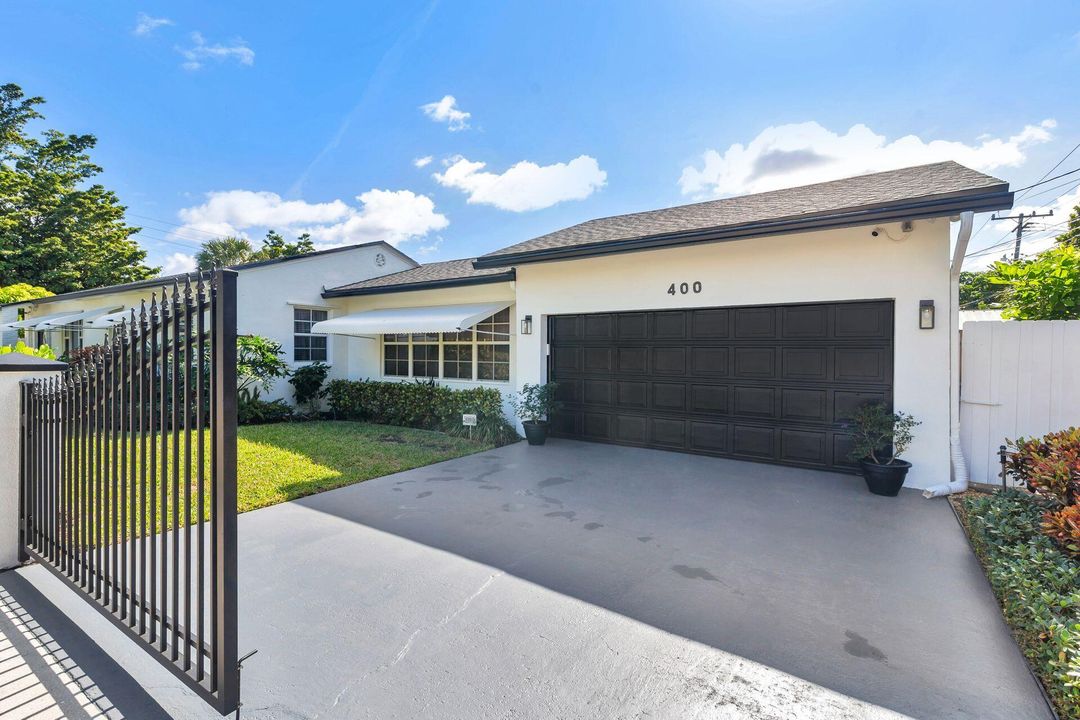 For Sale: $950,000 (3 beds, 3 baths, 1739 Square Feet)