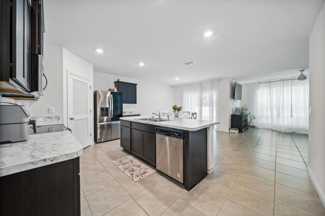 For Sale: $419,000 (4 beds, 2 baths, 1827 Square Feet)