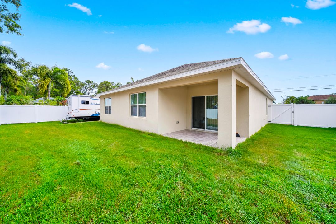 For Sale: $419,000 (4 beds, 2 baths, 1827 Square Feet)