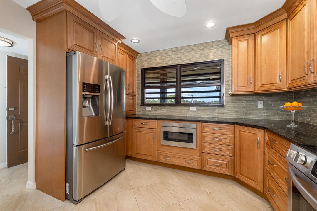 For Sale: $370,888 (2 beds, 2 baths, 1351 Square Feet)