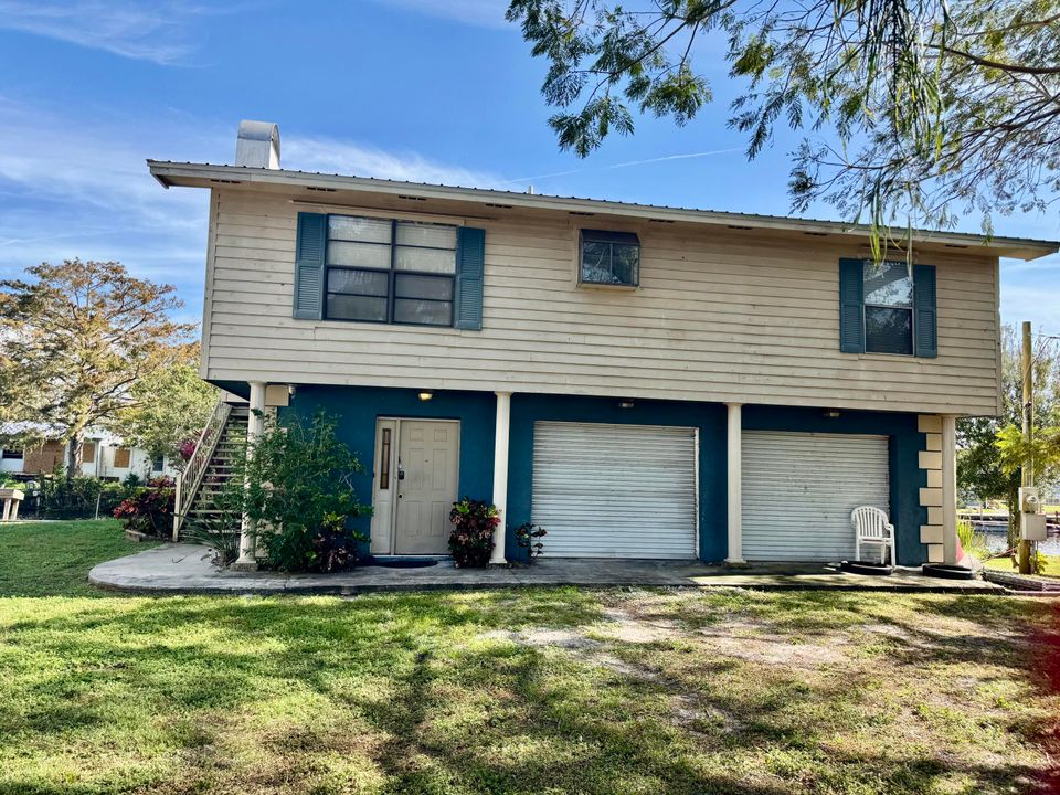 For Sale: $525,000 (3 beds, 2 baths, 1976 Square Feet)